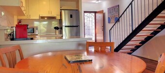 This apartment is a 2 bedroom(s), 1.5 bathrooms, located in Fremantle, WA.