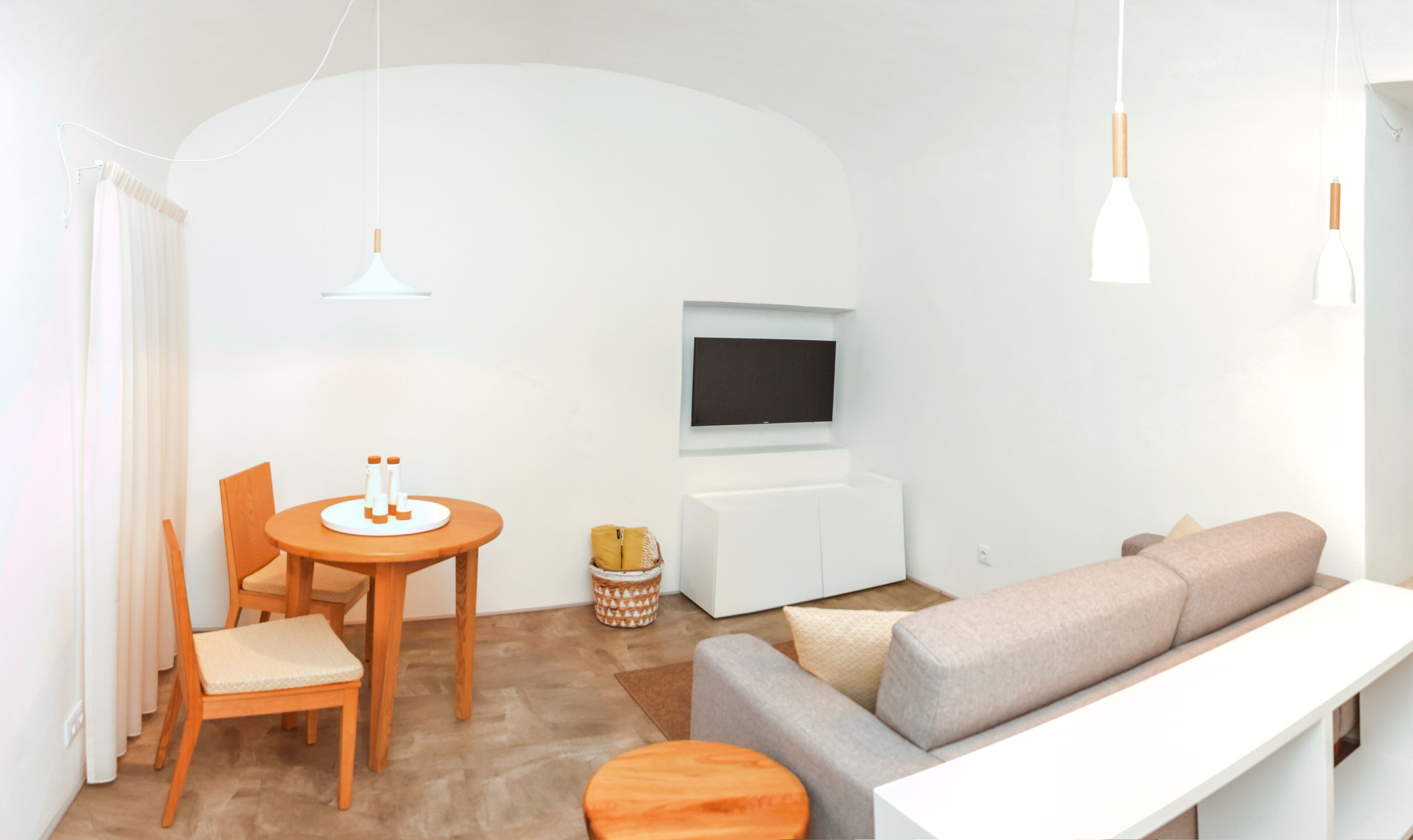 Living area | 30-inch flat-screen TV with digital channels, TV