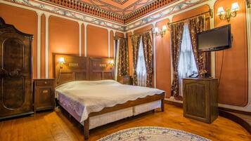 Antique Room with ancient bathtub | Cadar kapas Mesir, peralatan tempat tidur premium
