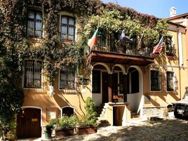 Fachada de la propiedad