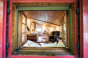 تلفزيون ذكي، مدفأة، ستيريو، شاشة كمبيوتر