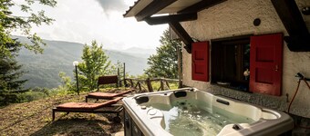 Chalet con giardino, terrazza e vista panoramica