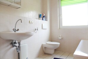 Unclassified image, 2 of 14, button