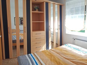 2 makuuhuonetta, vauvan matkasänky, Wi-Fi