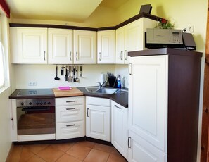 Kühlschrank, Ofen, Hochstuhl