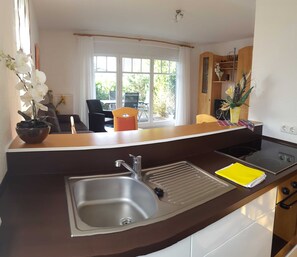 Fridge, microwave, oven, coffee/tea maker - Vacation apartment 16/1 - Urlaubslust vacation home 16 (Trassenheide)