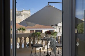 Outdoor dining - Luxury Gold in the center of Alghero (Alghero)