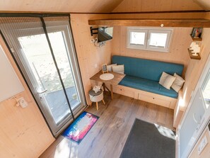 Unclassified image, 5 of 27, button