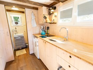 Fridge, oven