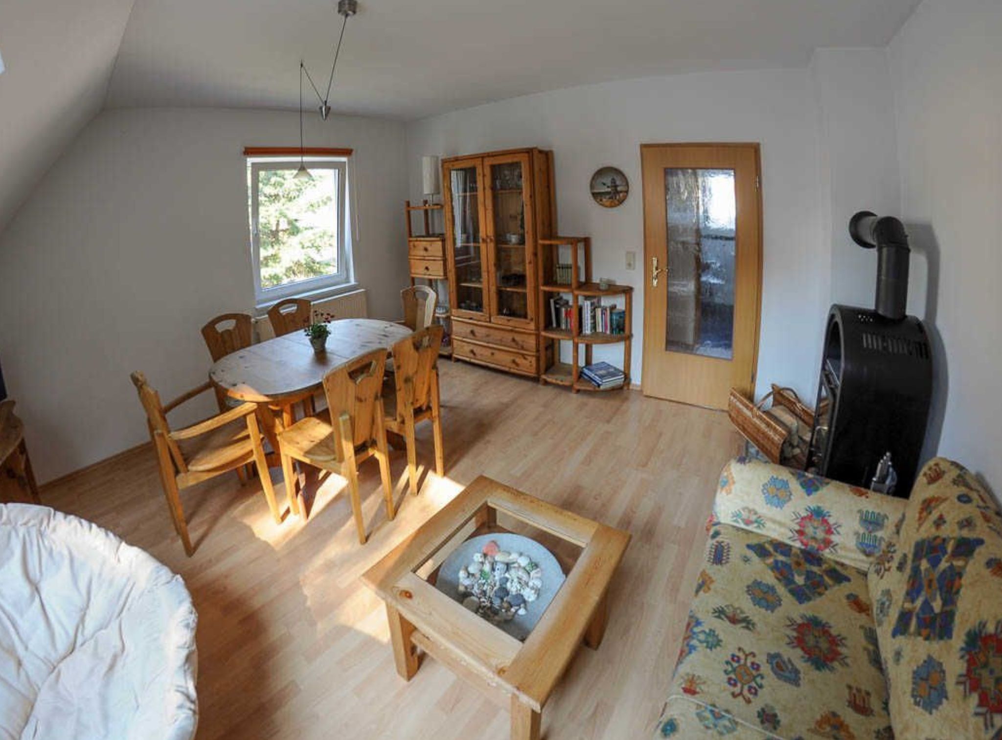 Televisión, chimenea