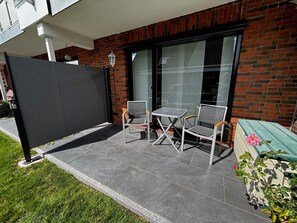 Unclassified image, 3 of 12, button