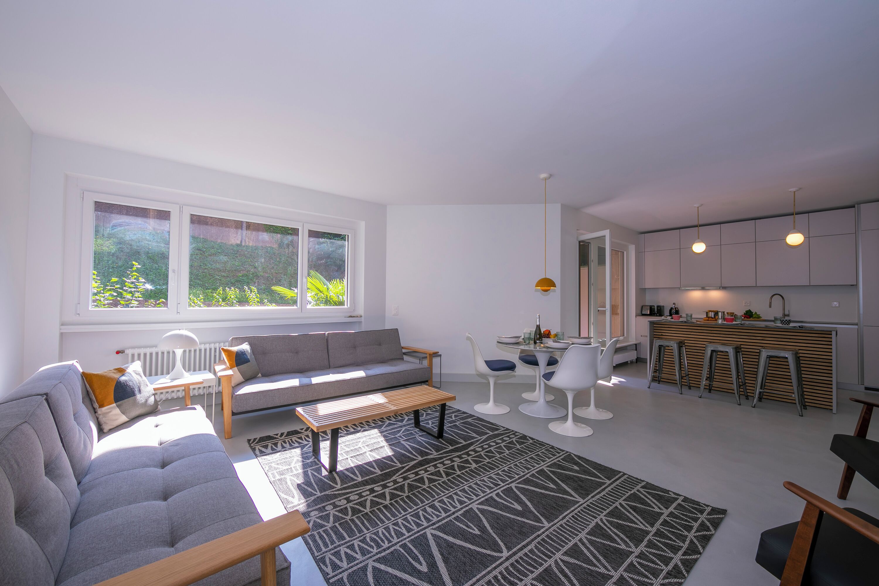 Family Apartment, Multiple Bedrooms, Lakeside (Coloratura) | Living area | 21-inch flat-screen TV with digital channels, TV