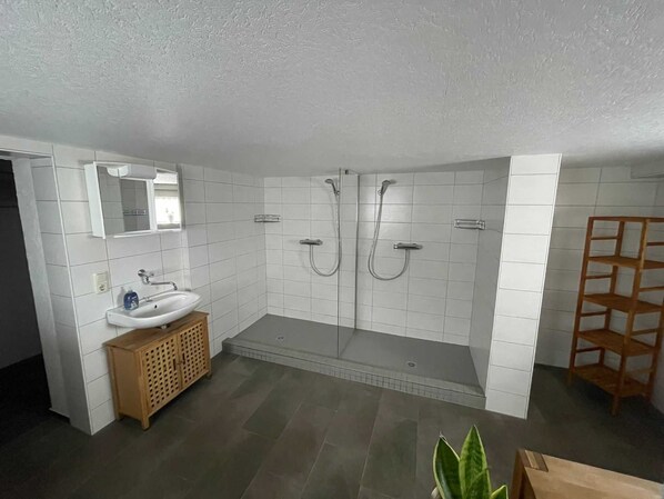 Unclassified image, 1 of 33, button