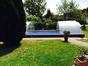 Unclassified image, 4 of 33, button