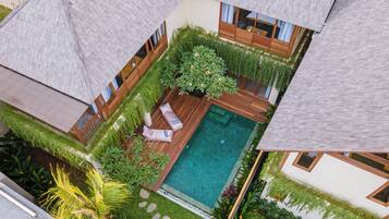 Kolam renang outdoor