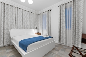 5 habitaciones, tabla de planchar con plancha, cuna de viaje y wifi 