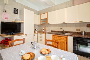 Oven, stovetop