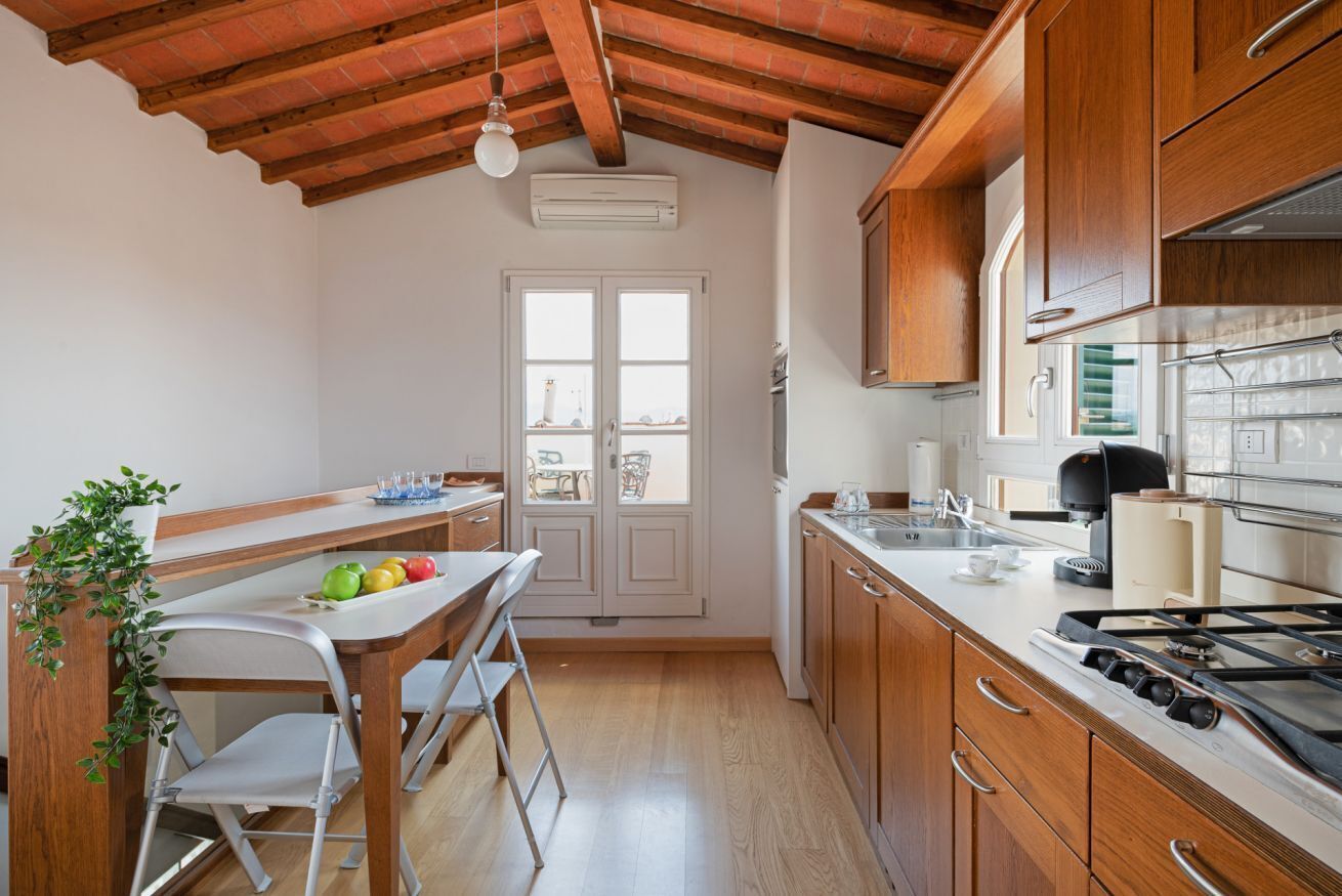 Forno, piano cottura, lavastoviglie, macchina per tè/caffè