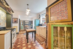 獨棟房屋 | 私人廚房 | 電冰箱、微波爐、烤箱、爐台