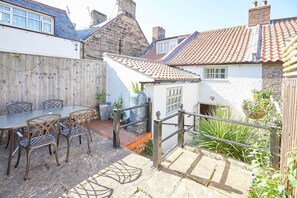 House | Terrace/patio