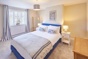 House | 2 bedrooms, individually decorated, individually furnished
