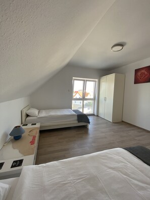 1 bedroom, free WiFi, bed sheets - MyHome10, Wiesbaden -Mainz, Apartment No: 10 (Wiesbaden)