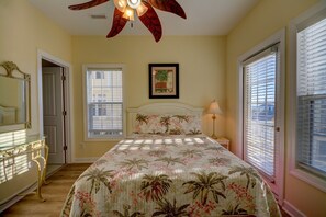 5 bedrooms, iron/ironing board, WiFi