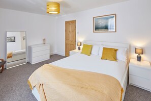 House | 2 bedrooms, individually decorated, individually furnished - Fraser's at Whitby (Whitby)