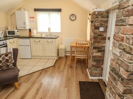 1 habitación, decoración personalizada y muebles diferentes 