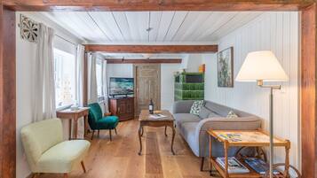 Télévision, cheminée