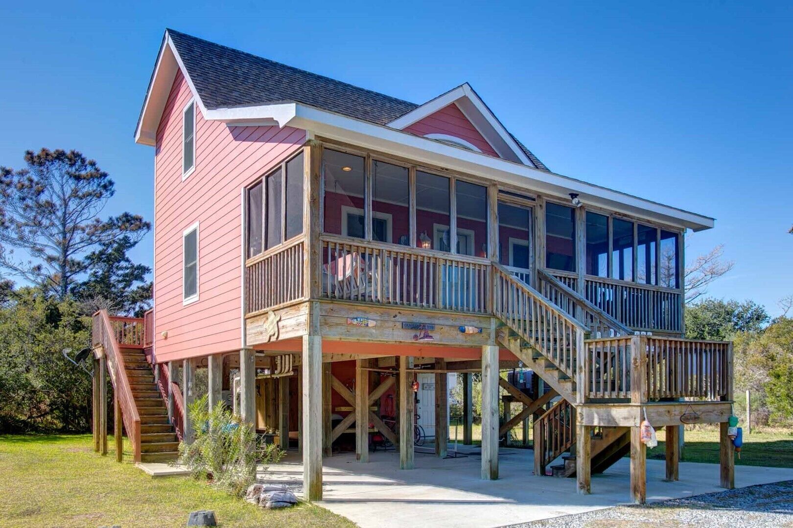 Potter's Place: Cozy home Just a short walk to the Ocracoke Lighthouse.