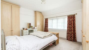 Apartment (2 Bedrooms) | 2 bedrooms, bed sheets