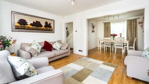 Apartment (2 Bedrooms) | Living area - NEW Gorgeous 2 Bedroom House in North London (London)