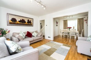 Apartment (2 Bedrooms) | Living area - NEW Gorgeous 2 Bedroom House in North London (London)