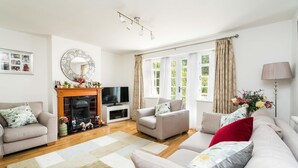 Apartment (2 Bedrooms) | Living room - NEW Gorgeous 2 Bedroom House in North London (London)