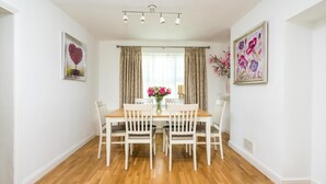 Dining - NEW Gorgeous 2 Bedroom House in North London (London)