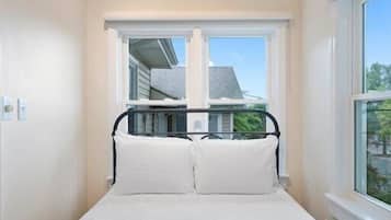 2 chambres, fer et planche à repasser, Wi-Fi gratuit, draps fournis