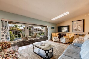 Unclassified image, 4 of 23, button