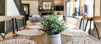 MOUNTAIN HOUSE ON THE LAKE - Lagniappe on the lake