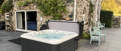 Cottage | Property grounds