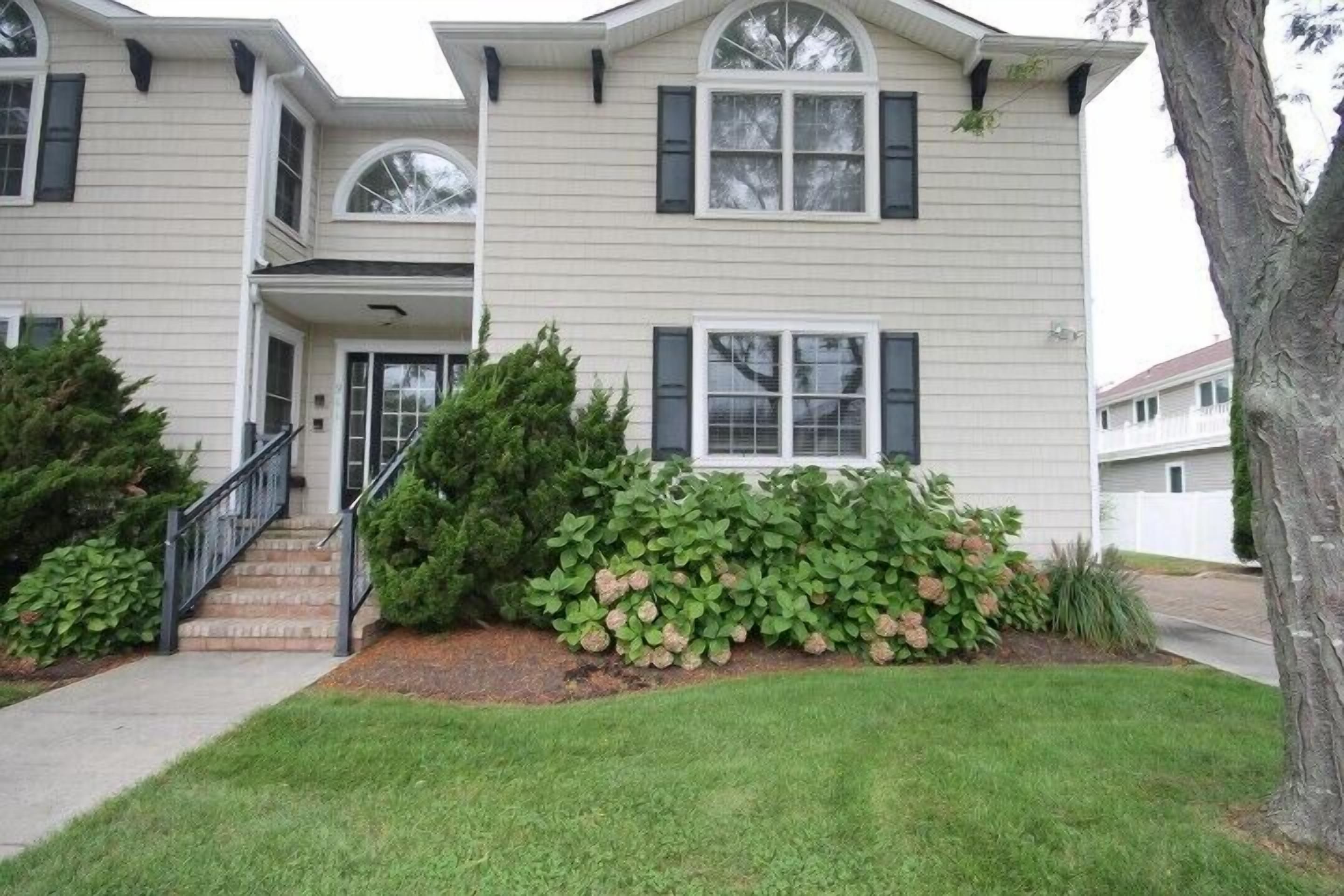 What better location than to be on Columbia Avenue close to town and walking distance to the beach.