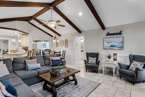 Televisio, takka, videopelejä