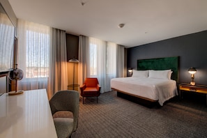 In-room safe, blackout curtains, iron/ironing board - Threefoot Hotel, Meridian, a Tribute Portfolio Hotel (Meridian)