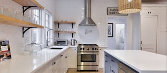 3-bedroom vacation home just 3 minutes drive to Whaling Museum