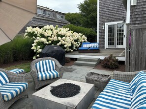 Terrace/patio - Mid island oasis! 3-bedroom, 4 bath in the middle of “second downtown” (Nantucket)