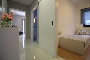 2 bedrooms, free WiFi, bed sheets - Quiet location, family-friendly, air conditioning, WLAN, barbecue (Porec)