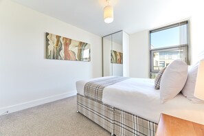 2 bedrooms, iron/ironing board, free WiFi