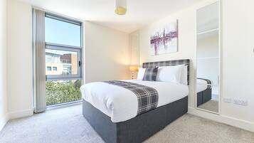 2 bedrooms, iron/ironing board, free WiFi