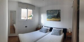 2 Schlafzimmer, Reisekinderbett, kostenloses WLAN, Bettwäsche
