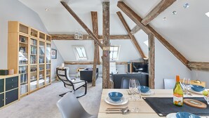 Ferienhaus | Essbereich im Zimmer